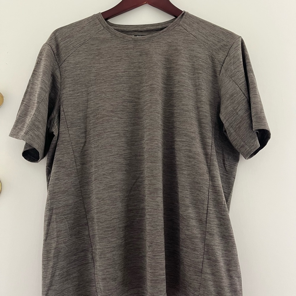 REI Gray Short Sleeve Tee